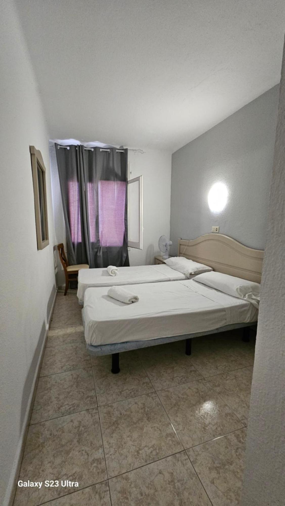 יורט דה מאר Hostal Caste מראה חיצוני תמונה
