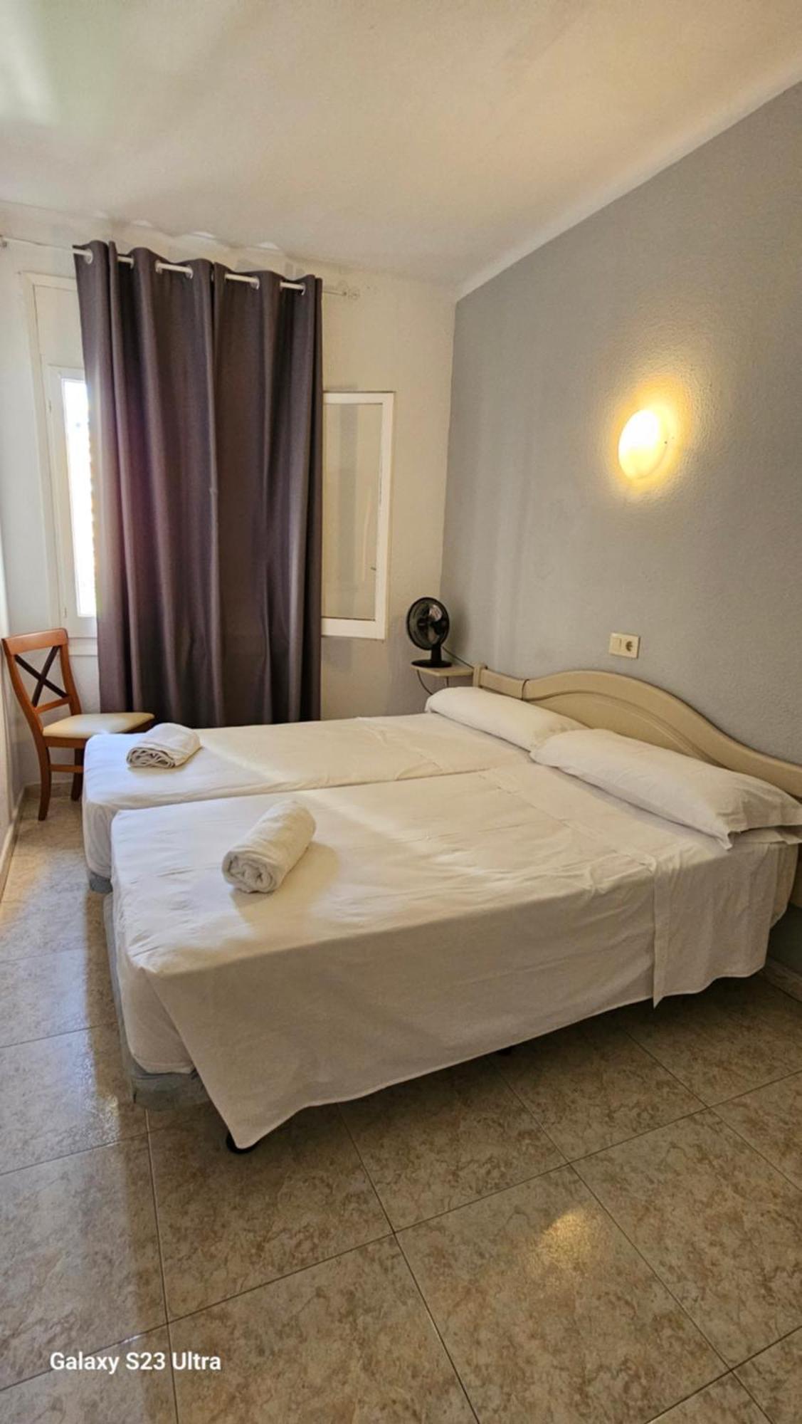 יורט דה מאר Hostal Caste מראה חיצוני תמונה